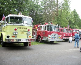 2010 Antique Fire Truck Show 100_0738 Some modern pumpers mixed in.