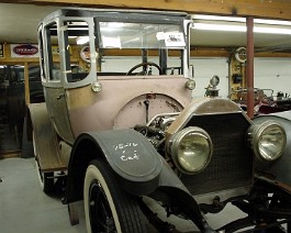 1915 Cadillac Type 51 Landaulet Dsc00005 Right side fenders, door, and radiator shell fitted to car.