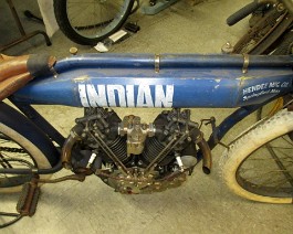 1913 Indian Eight Valve Board Track Racer 2017-05-10 1753