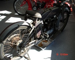1914 Harley Davidson Twin DSC04571