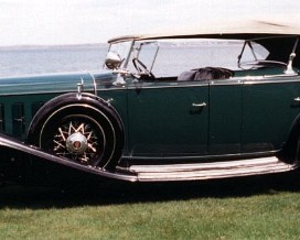 1932 Cadillac V-16 Duel Cowl Phaeton)